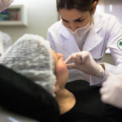 Dra. Hellise e Centro de Estudos - Hellise Lana